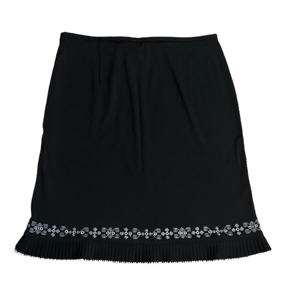 Ann Taylor Petites Black and White Embroidered Pleated Skirt - Picture 2 of 3
